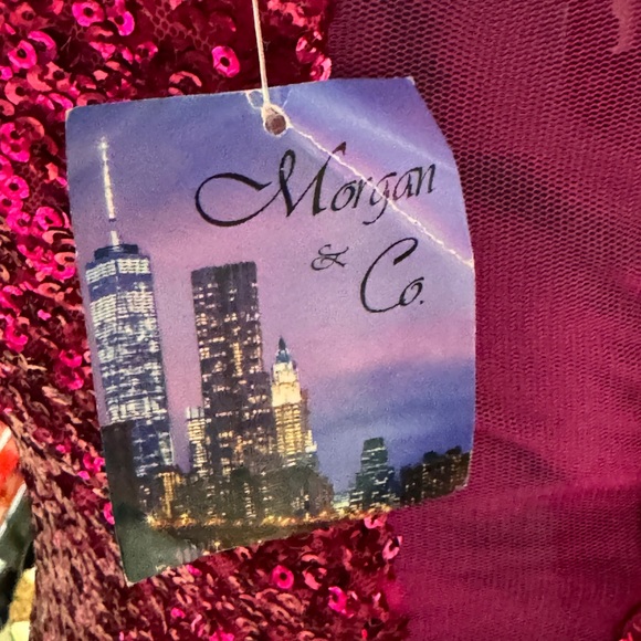 Gown - Picture 6 of 7